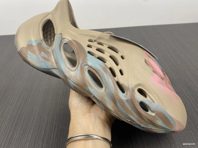 GY3969 Adidas Runner Foam Yeezy 1023